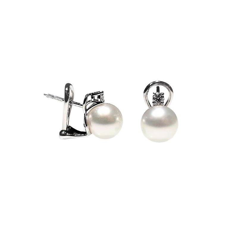 Orecchini Crivelli con Perle Australiane Diametro 9,0 e Diamanti Ct. 0,16F Orecchini Crivelli con Perle Australiane Diametro 9,0 e Diamanti Ct. 0,16F