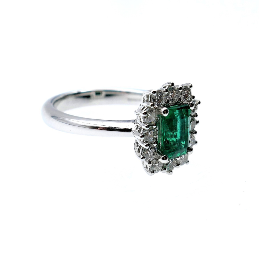 Anello Crivelli con  Smeraldo ct.0,95 e Diamanti ct.0,54F